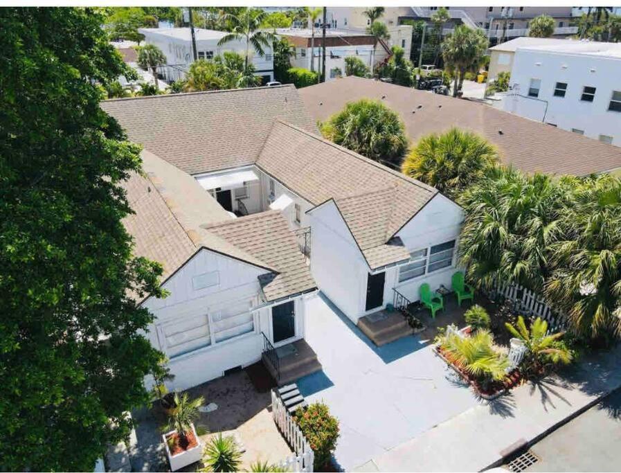 Steps To Beach & Downtown! Cozy Beach Bungalow #1 Лейк-Уорт Экстерьер фото