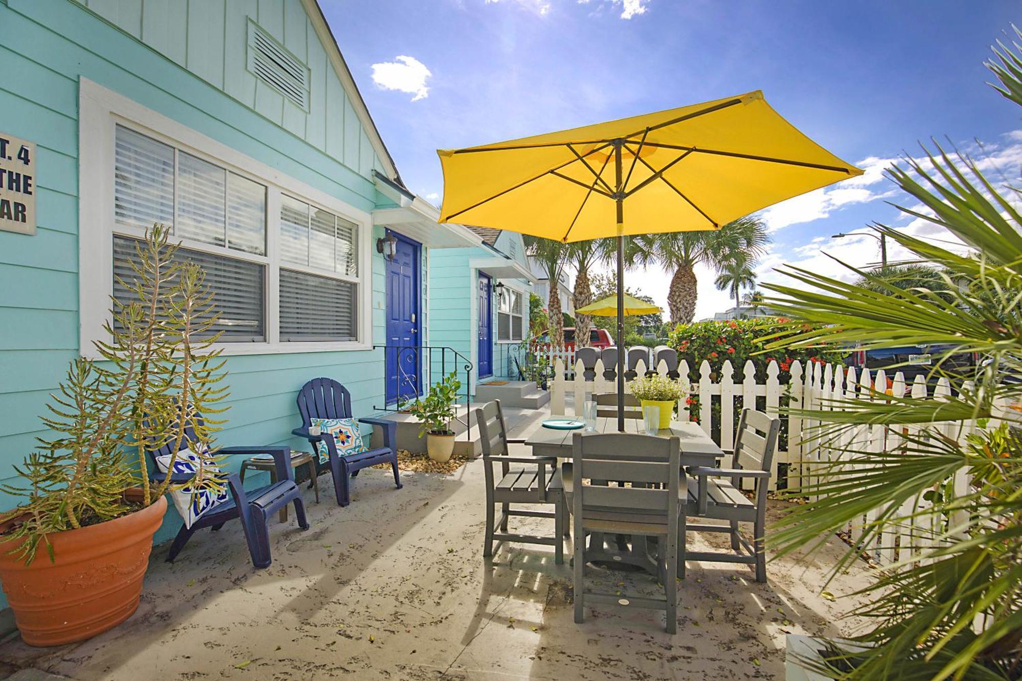 Steps To Beach & Downtown! Cozy Beach Bungalow #1 Лейк-Уорт Экстерьер фото